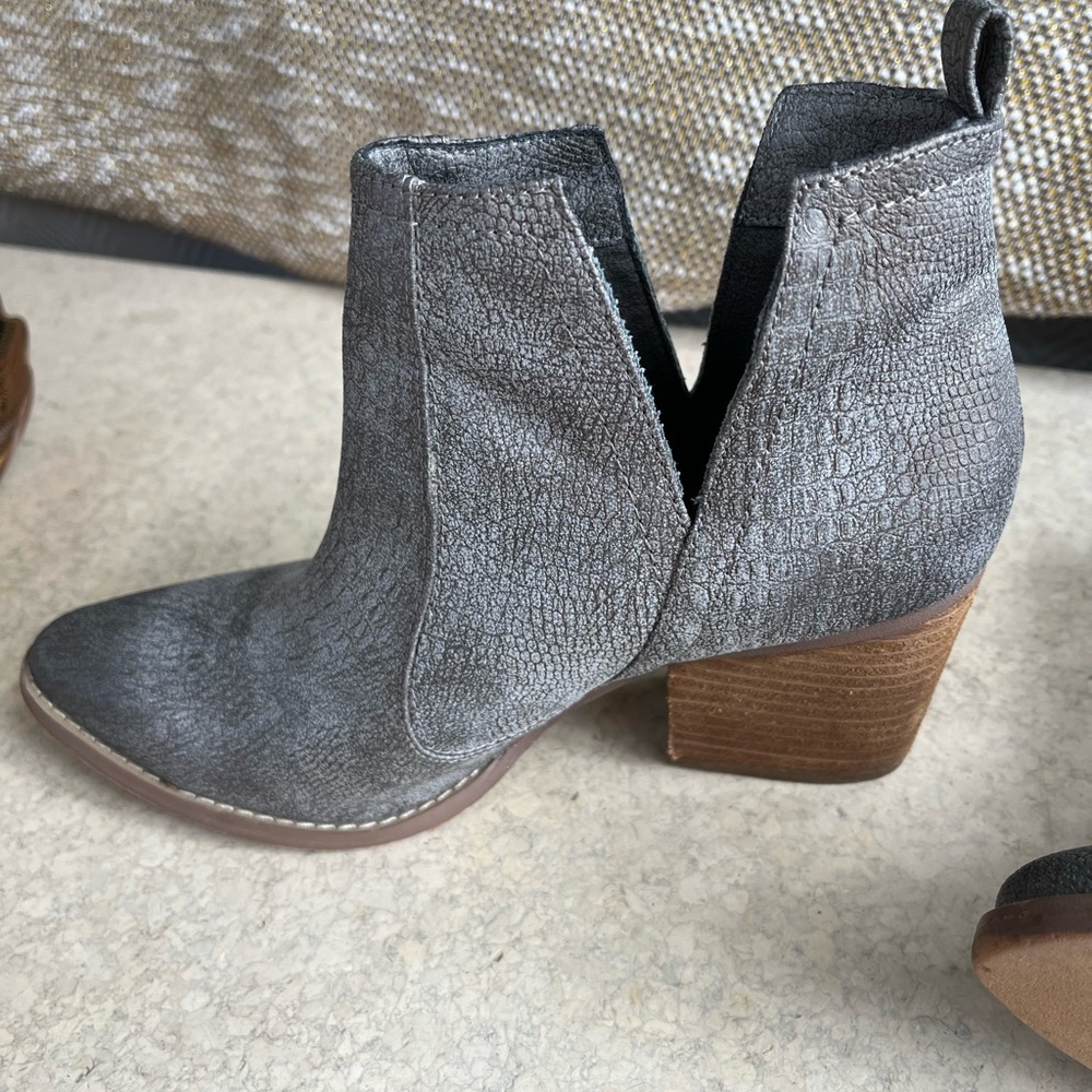 Not Rated Gray Croc-Embossed Heeled Boots